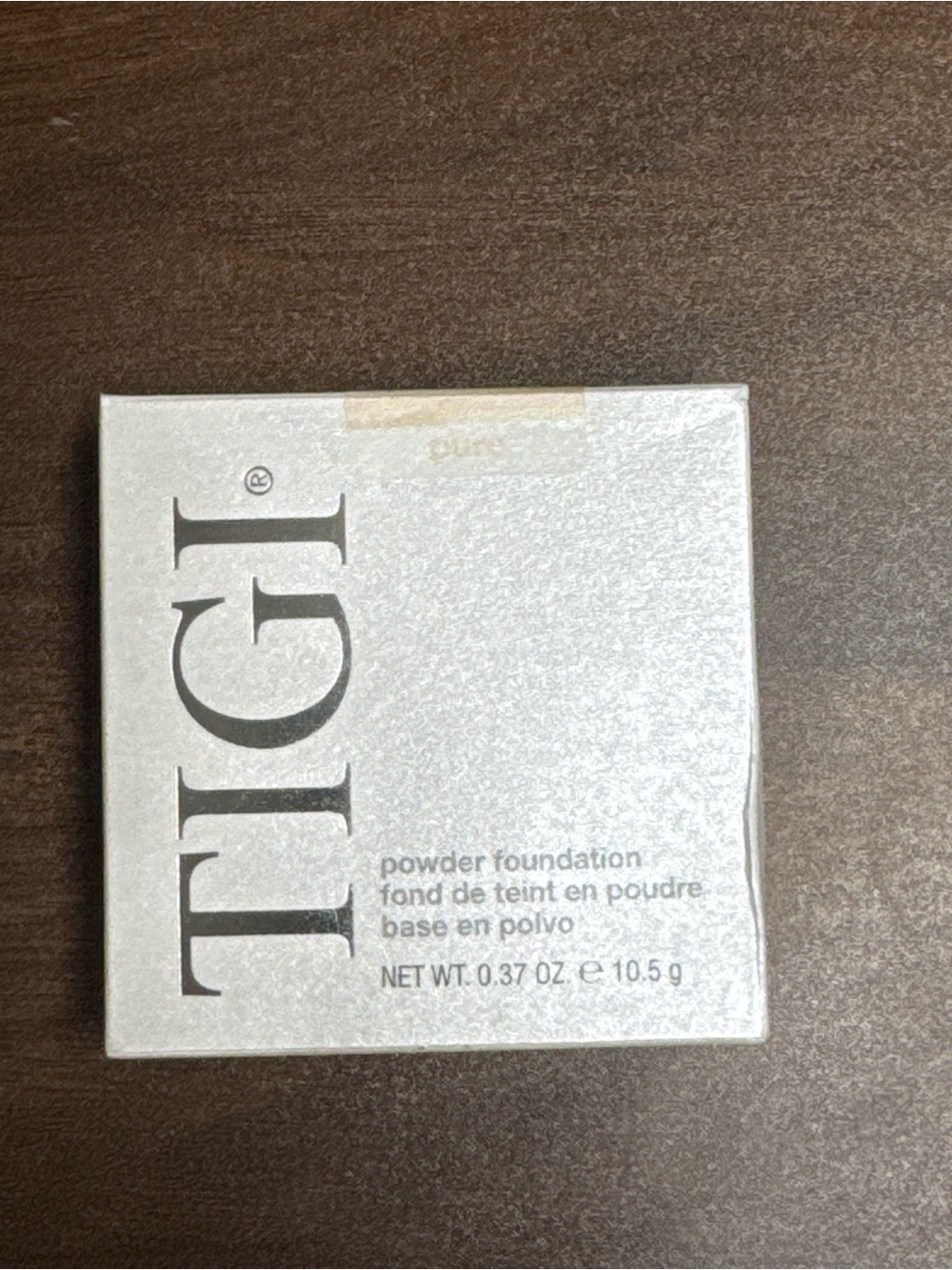 TIGI Powder Foundation Compact - Silver White Packaging